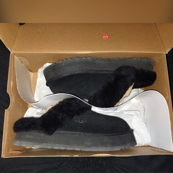 UGG Black Disquette Shearling Slippers/Mules/Clogs - Picture 2 of 5